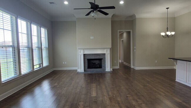 Building Photo - 3 bedroom with large yard Lexington Park!