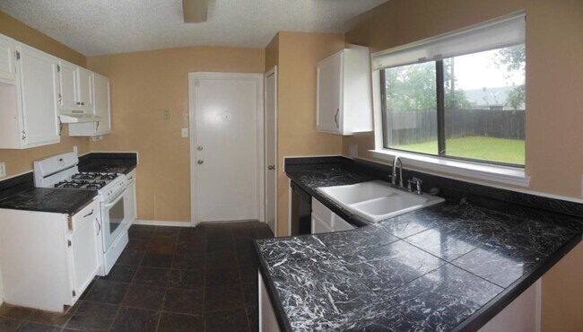 Foto del edificio - 3-Bedroom House for Rent in Killeen