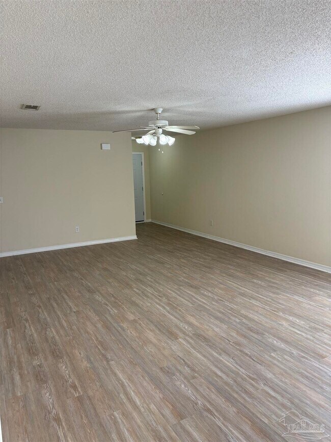 Foto del edificio - 1006 Antigua Cir