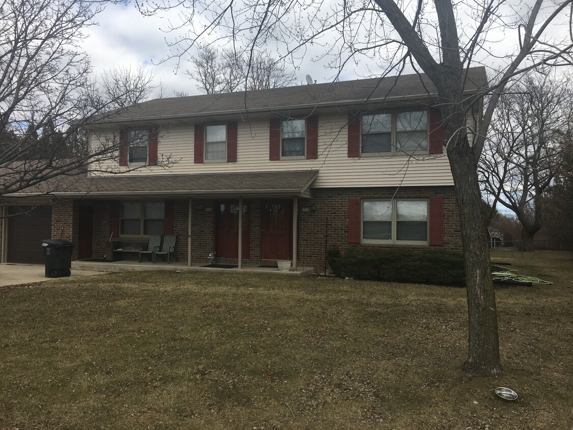 Primary Photo - 4748 S 124th St