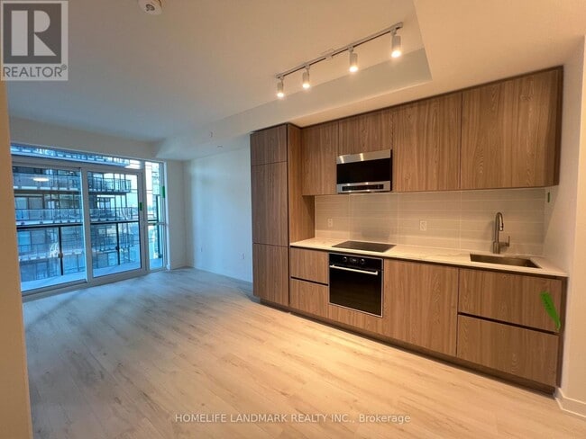 Photo du bâtiment - 120 Broadway Ave