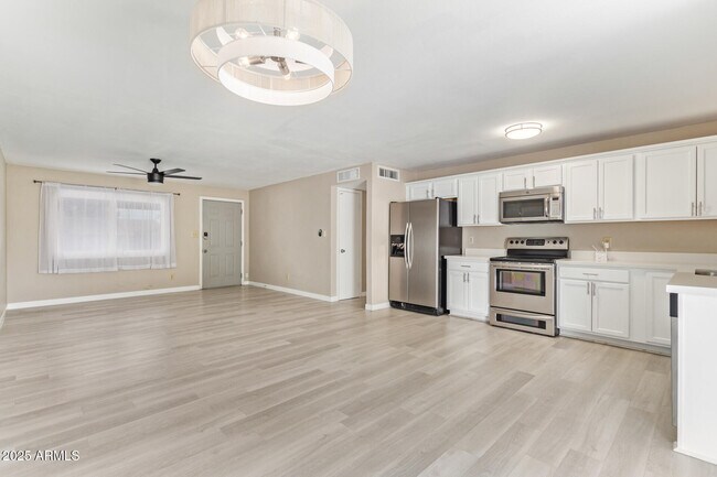 Foto del edificio - 3470 E Hearn Rd
