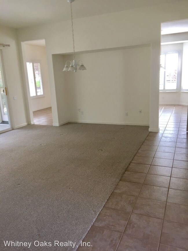 Building Photo - 2421 Churchill Ct