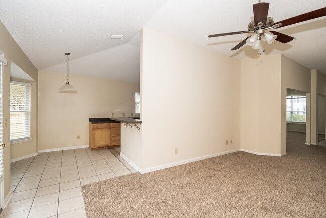 Foto del edificio - 407 Rolling Rock Ct