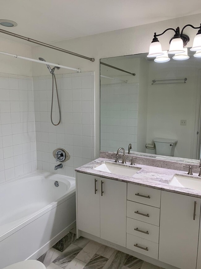 Building Photo - 8110 San Carlos Cir