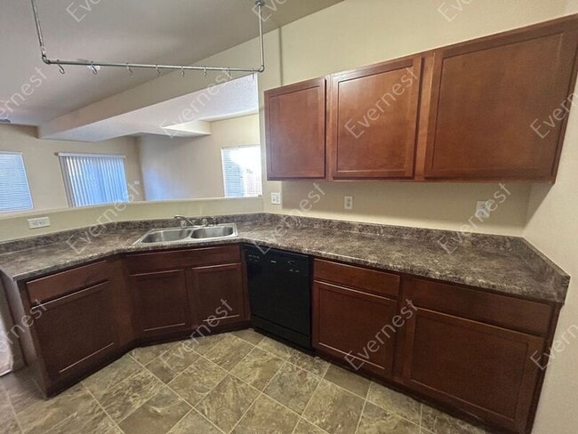 Building Photo - 624 Hailey Glenn View