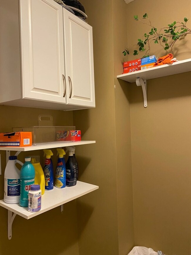 Foto del edificio - Great 2 BR 4 bathroom townhouse in Bloomington