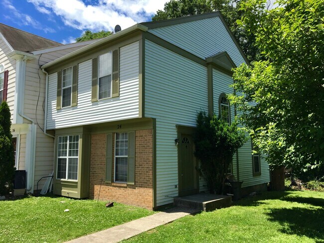 Foto del edificio - Charming 3 Bedroom/2.5 Bathroom Home in Ow...