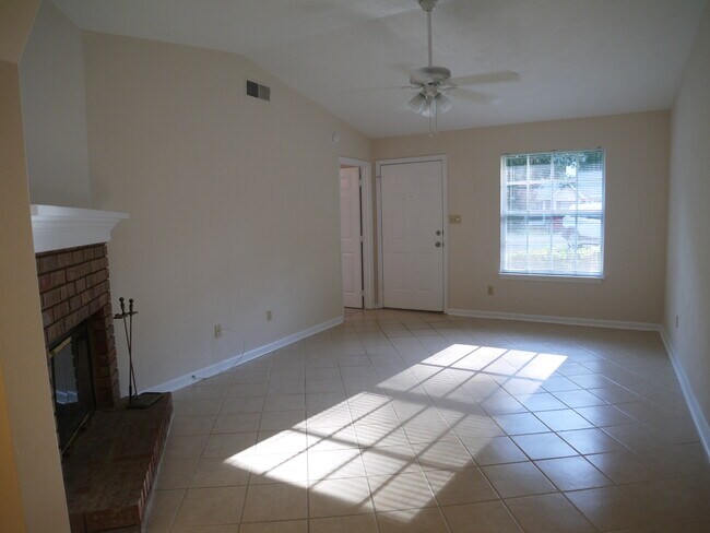 Foto del edificio - 425 Richview Park Cir W