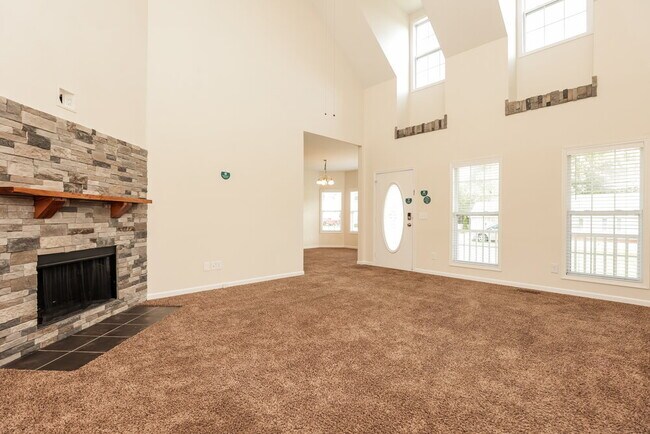 Building Photo - 1120 Sunnycrest Ct