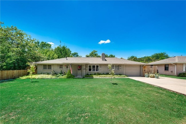 Building Photo - 803 Paula Rd