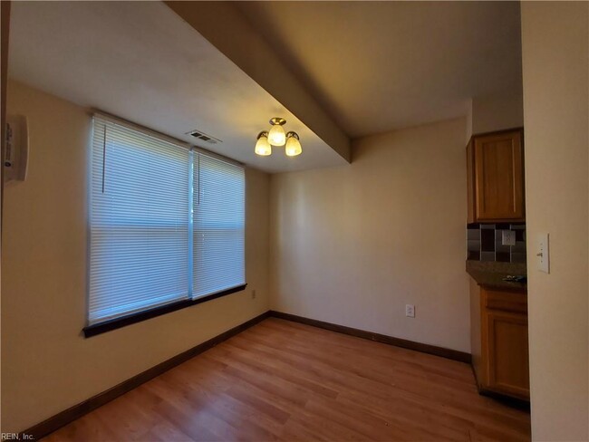 Foto del edificio - 5489 Davis Way
