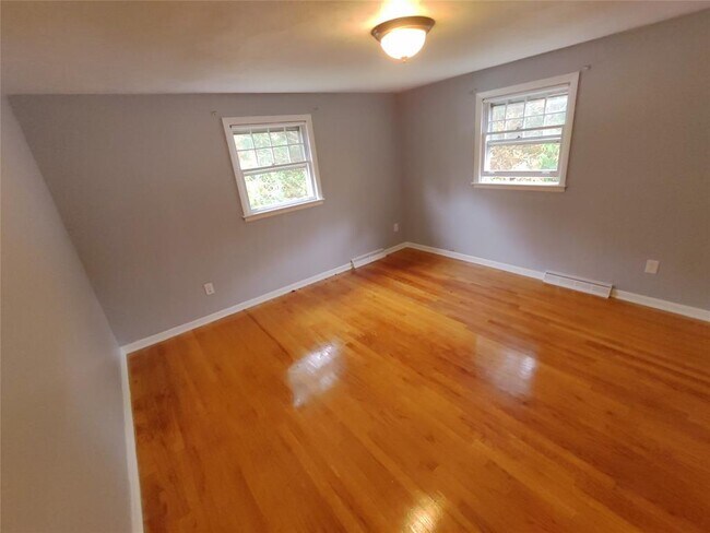 Building Photo - 213 Avondale Ct