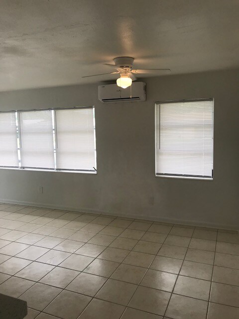 Building Photo - 4908 Viceroy Ct