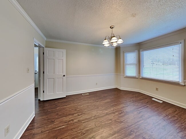 Building Photo - 6236 Jones Farm Rd