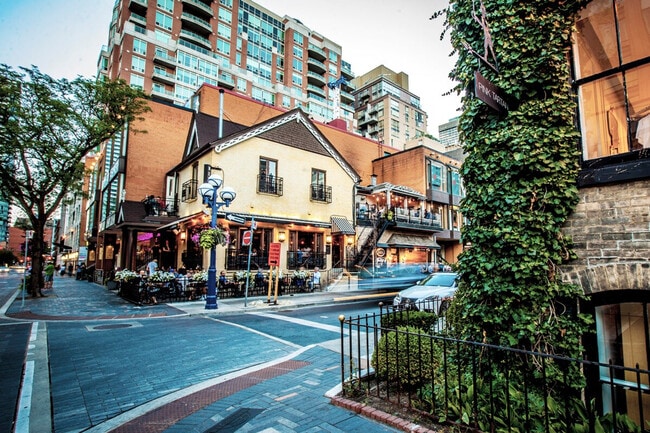 Building Photo - 20 Hazelton Ave