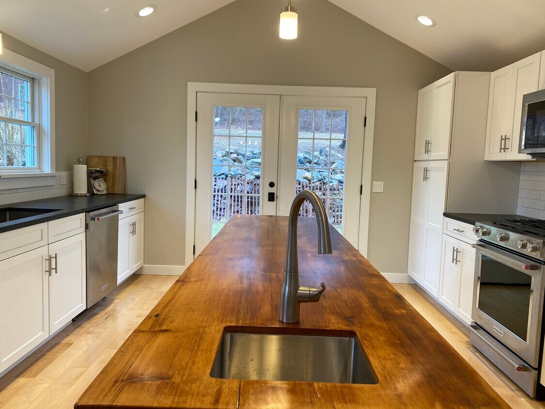 Foto principal - 400 Middlebridge Rd