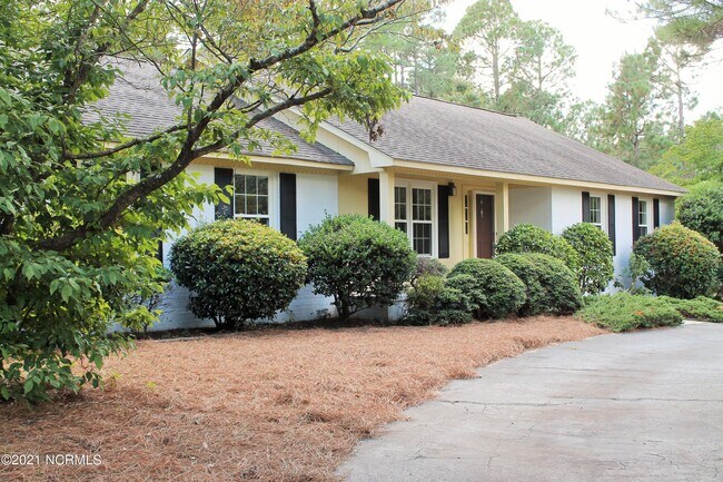 Building Photo - 315 Stoneyfield Dr