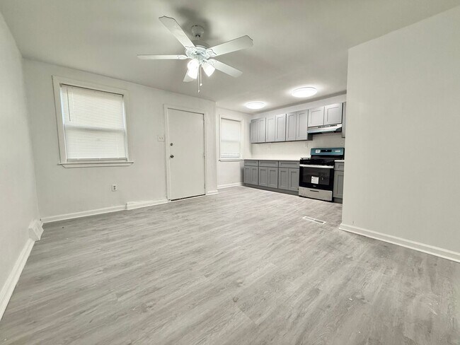 Building Photo - Renovated 2-Bedroom Home with Finished Bas...