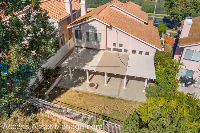 Building Photo - 4 br, 3 bath House - 572 Mondale St