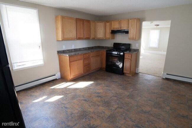 Foto del edificio - 3 br, 1 bath House - 681 Saint Albans Stre...