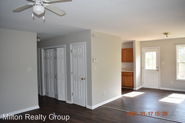 Building Photo - 4 br, 3 bath House - 499 Anna St.