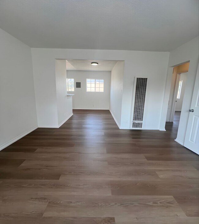 Foto del edificio - 1554 E 21st St