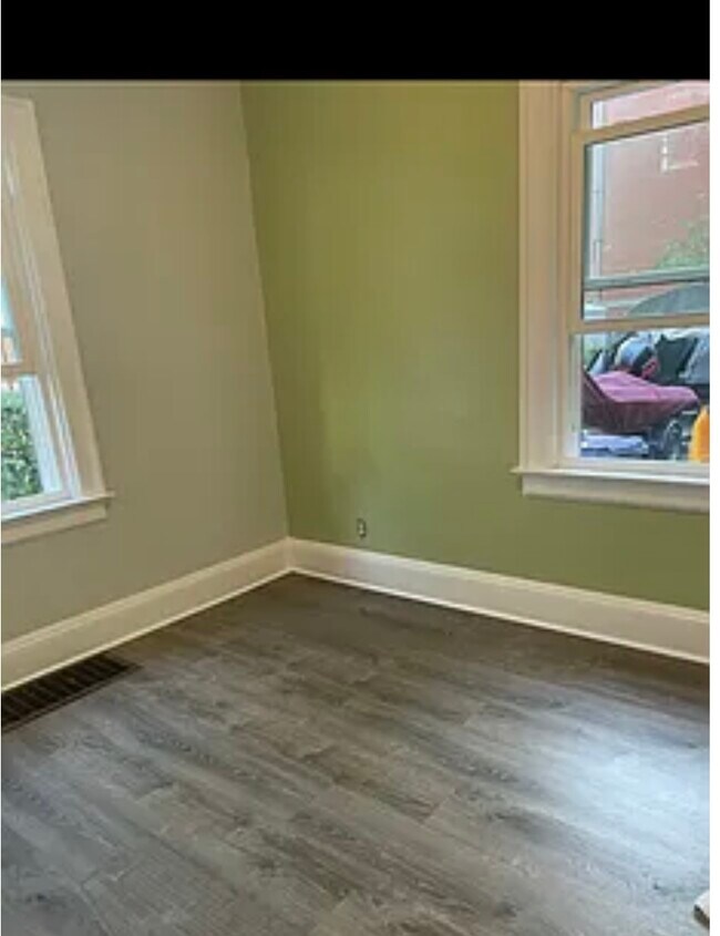 Foto del edificio - 5 Beverly Ave