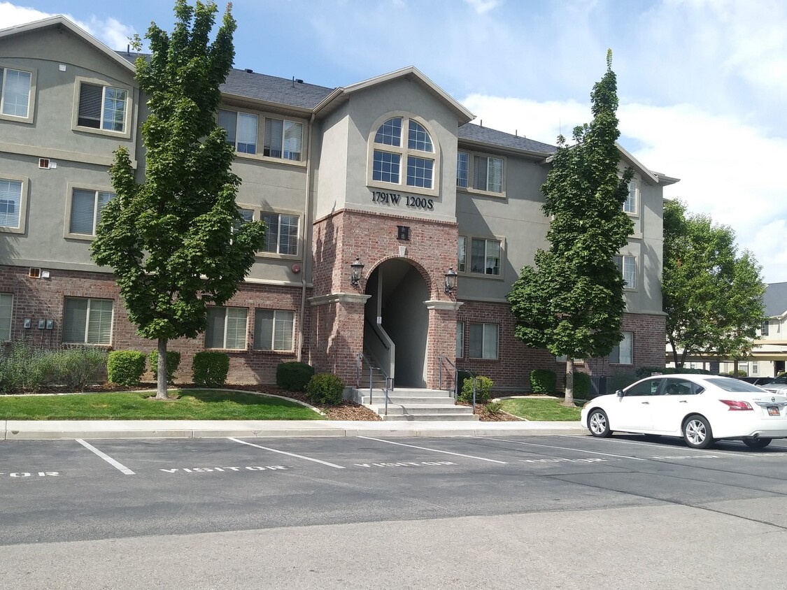 Foto principal - 3 Bedroom 2.5 Bathroom Condo-Pool-Clubhous...