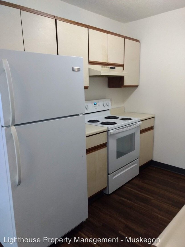 1293 Kloap Rd, Muskegon, MI 49441 Room for Rent in Muskegon, MI