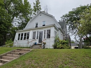 Building Photo - 317 W Eagle St