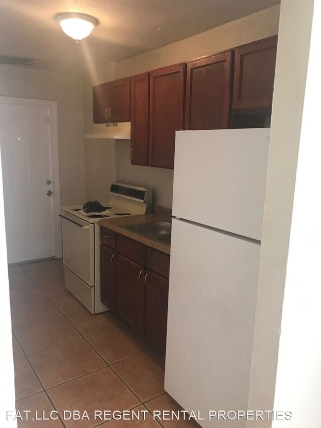 Foto del edificio - 3 br, 1 bath House - 700 NW 14 WAY