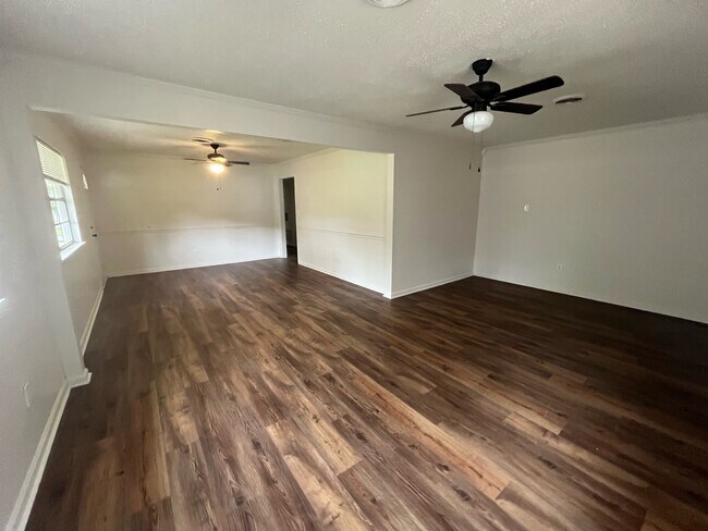Foto del edificio - 524 E Elm St