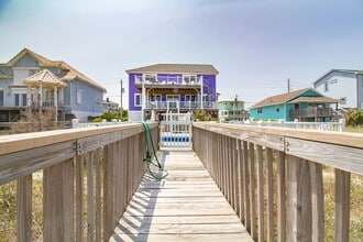 Building Photo - 837 Fort Fisher Blvd S