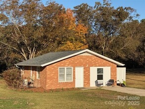 Building Photo - 3712 Tom Greene Rd