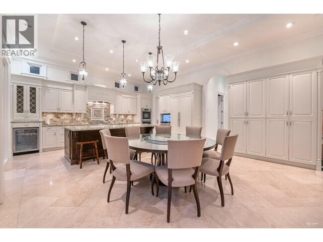 Building Photo - 6389 Elm St