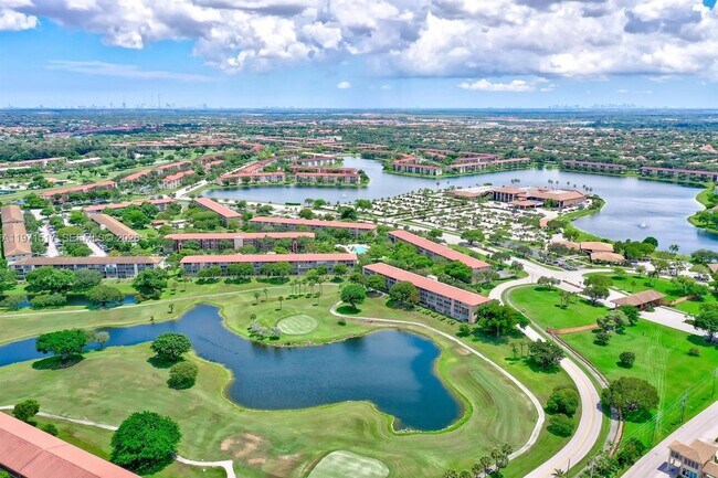 Foto del edificio - 200 SW 132nd Way