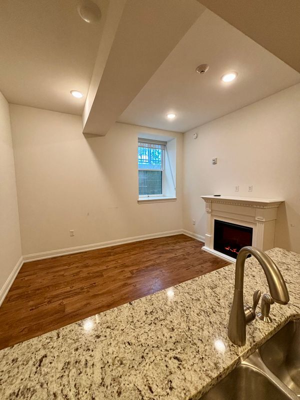 Foto del edificio - 591 Terrace Blvd