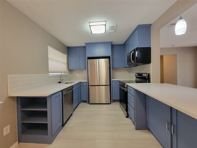 Foto del edificio - 4724 Laurel Ln