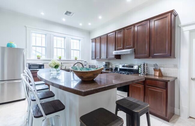 Foto del edificio - 2920 Avenue Q