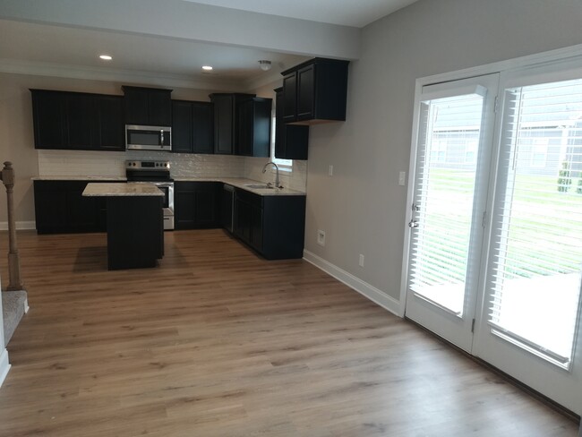 Building Photo - 2519 Vincinda Cir