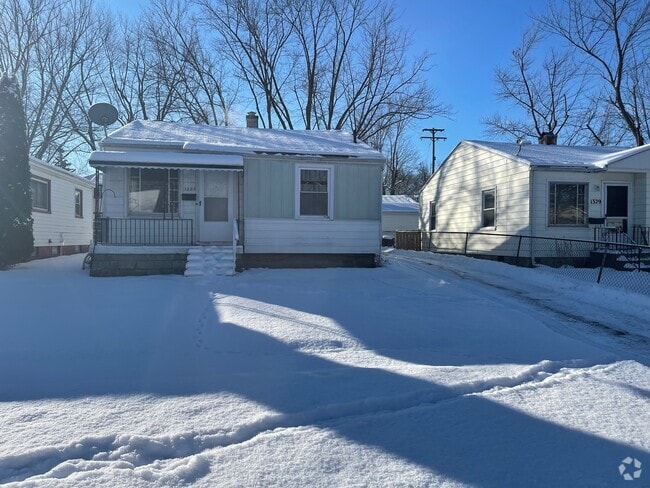 Building Photo - 1325 Waldman Ave