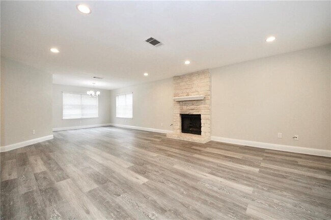 Foto del edificio - 8305 Columbia Falls Dr