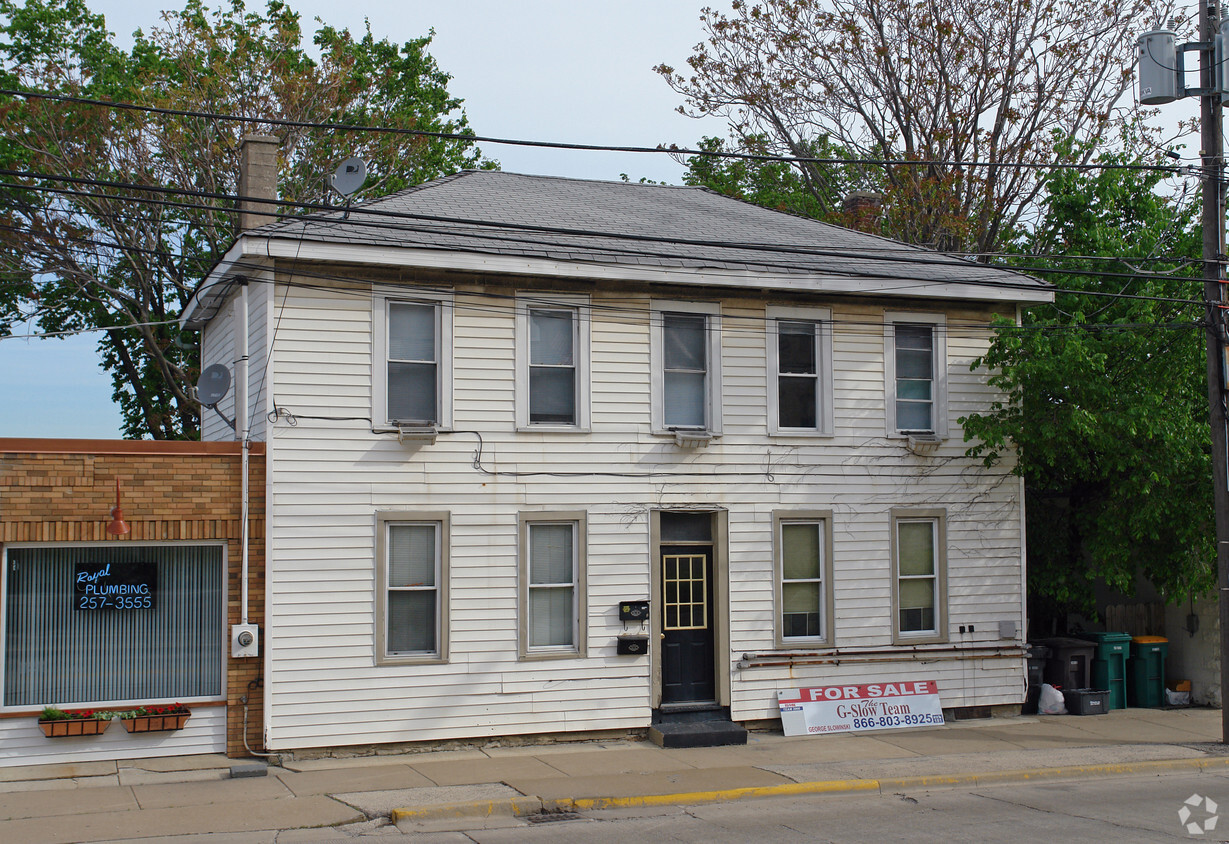 Primary Photo - 217 E Illinois St