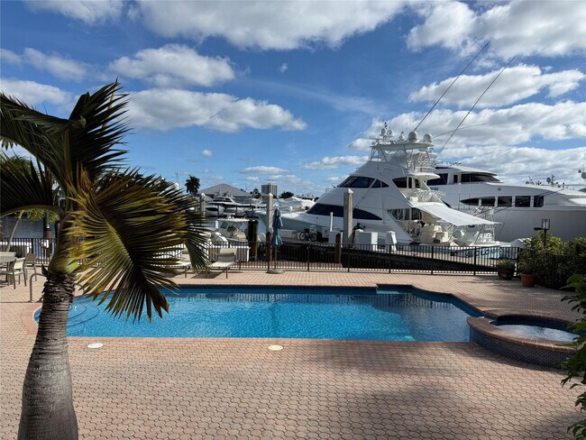 Foto del edificio - 1050 Seminole Dr