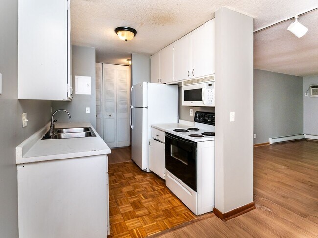 Foto del edificio - Charming One Bedroom In Roseville