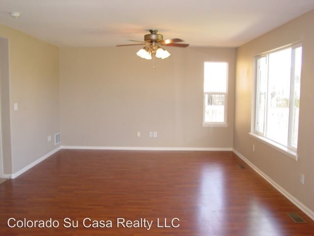 Building Photo - 8319 Newbury Way