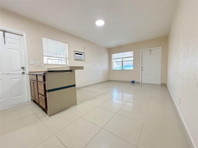 Foto del edificio - 326 NE 6th St