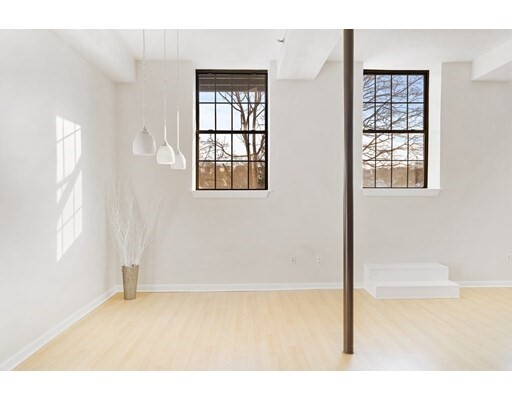 Building Photo - 441 Washington St