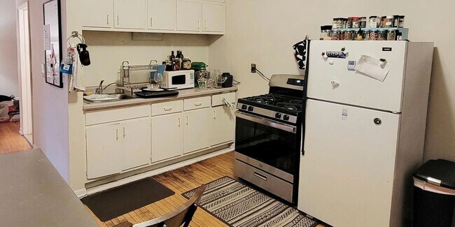 Foto del edificio - 923 W Waveland Ave